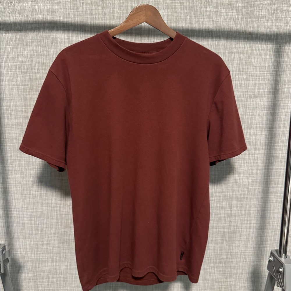 Hollister Essential Tee